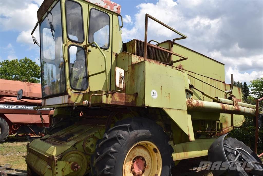 CLAAS Dominator 80 Kombinované zberacie stroje