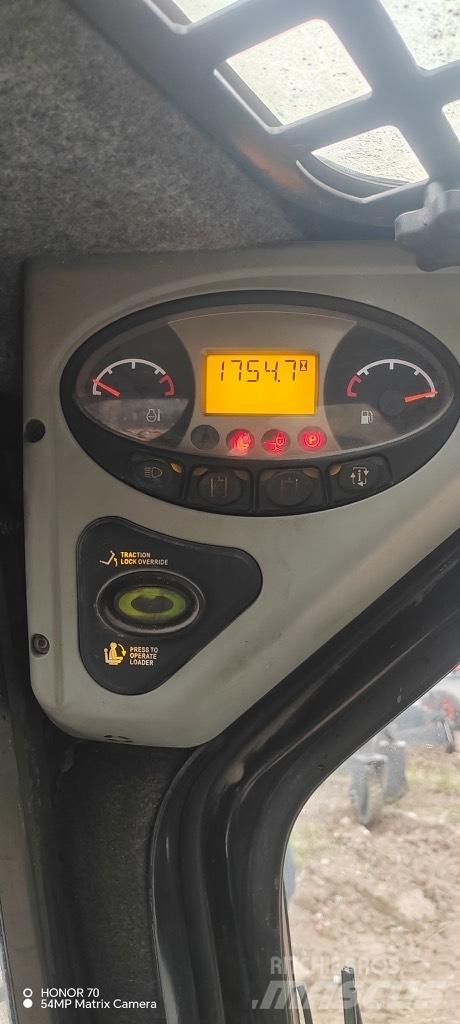 Bobcat S 220 Šmykom riadené nakladače
