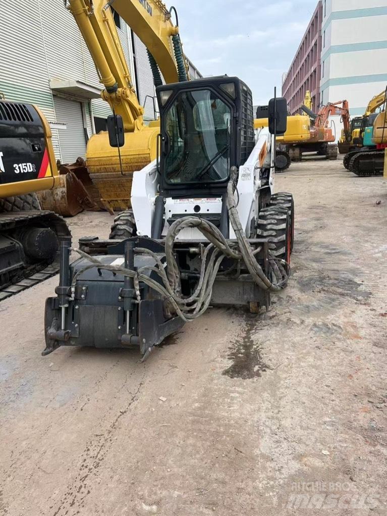 Bobcat S 220 Šmykom riadené nakladače