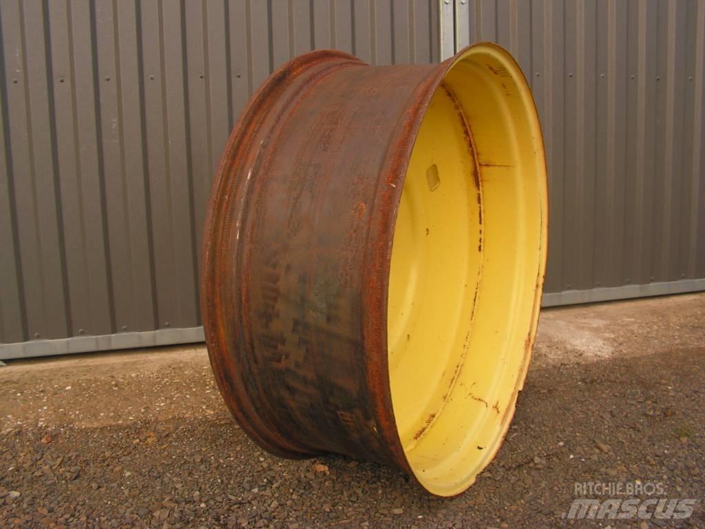 John Deere 8100 Pneumatiky, kolesá a ráfiky