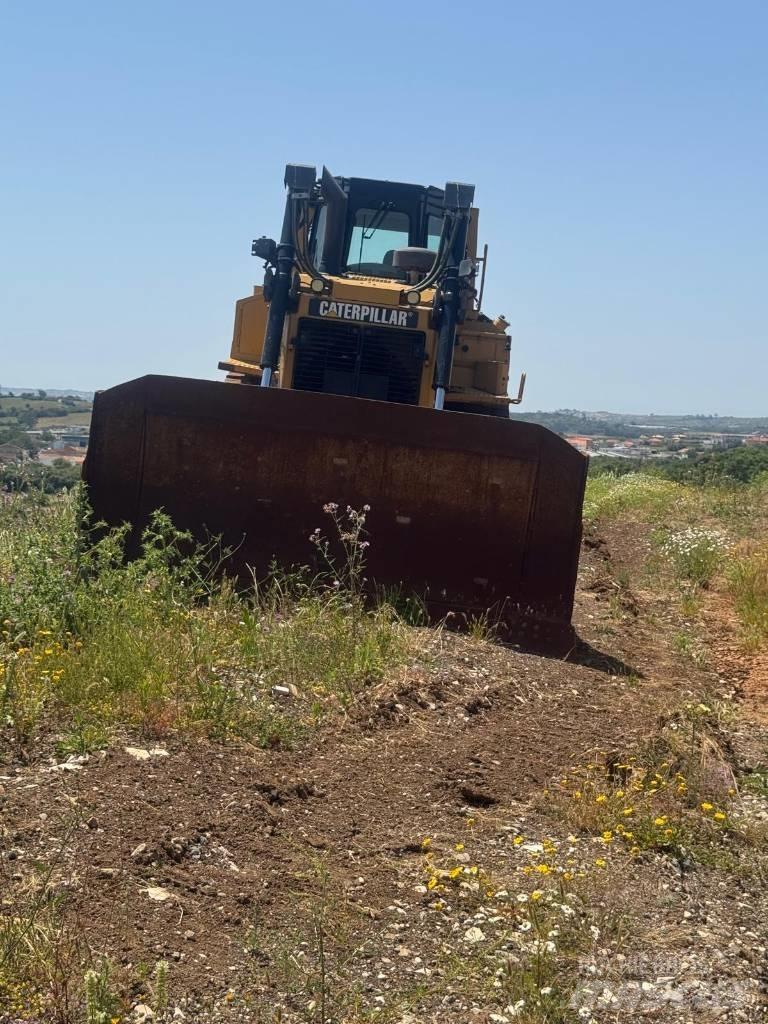 CAT D 6 T XL Pásové dozéry