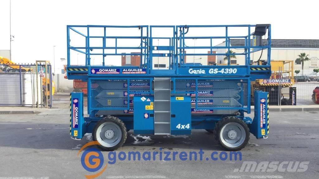 Genie GS 4390 Nožnicové zdvíhacie plošiny