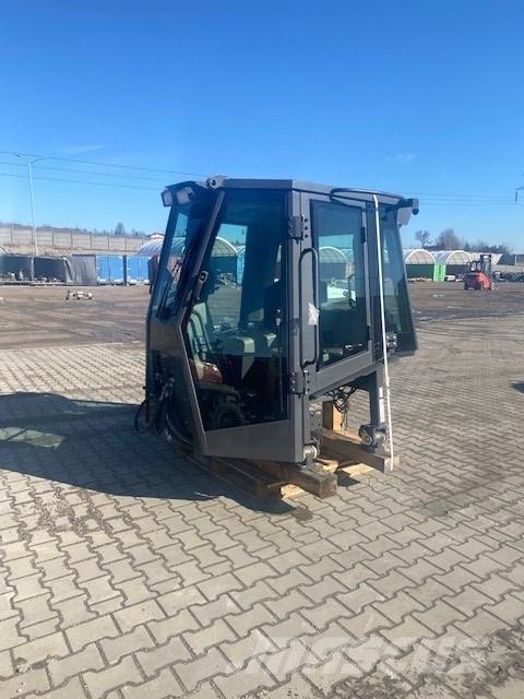 CASE D 1650 NEW CAB Kabíny a interiér