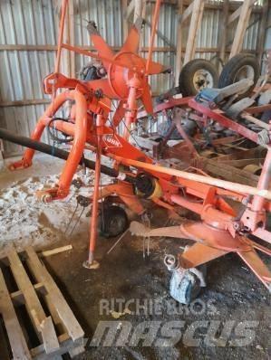 Kuhn GF 5001 Obracače a zhrabovače sena