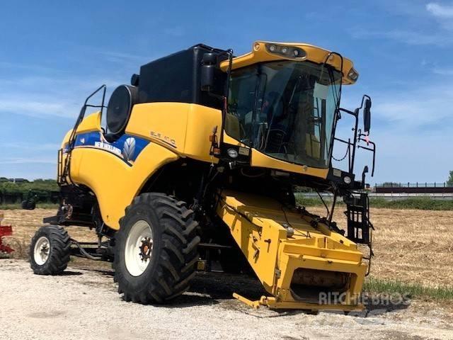 New Holland CX 5090 Kombinované zberacie stroje