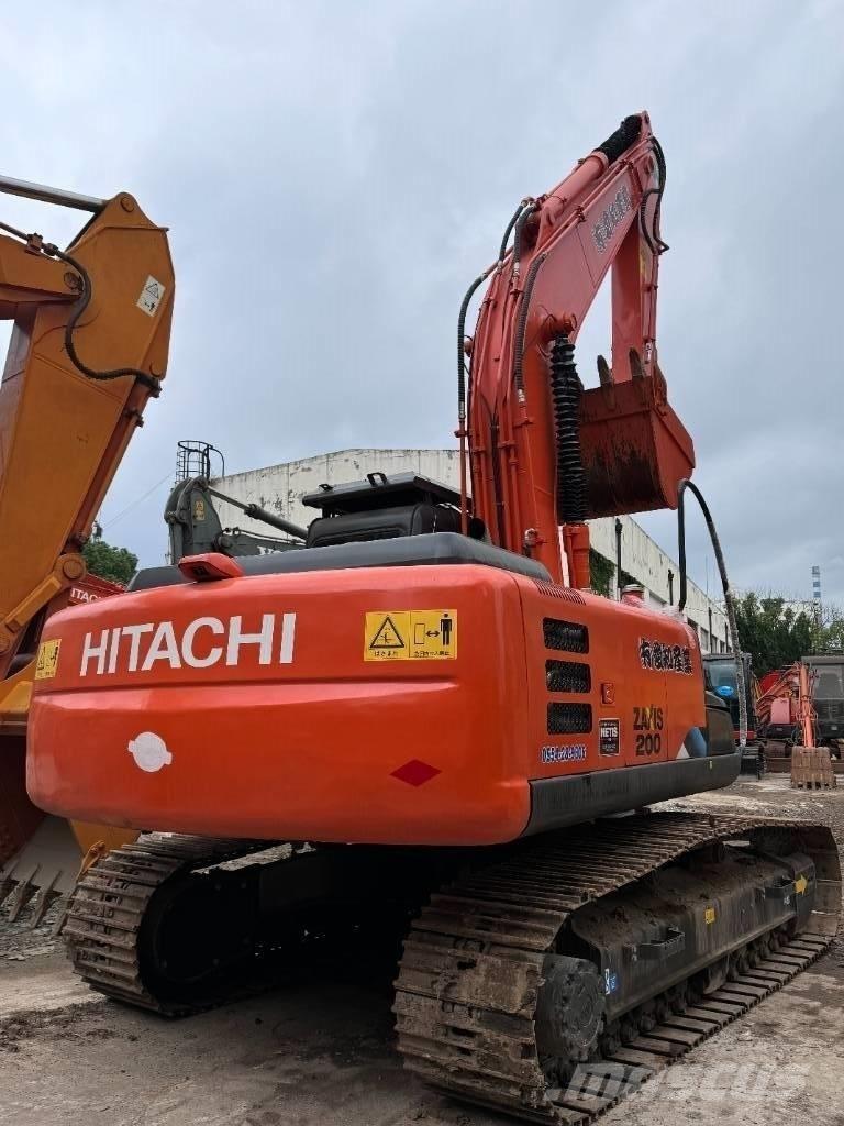 Hitachi ZX 200 Pásové rýpadlá