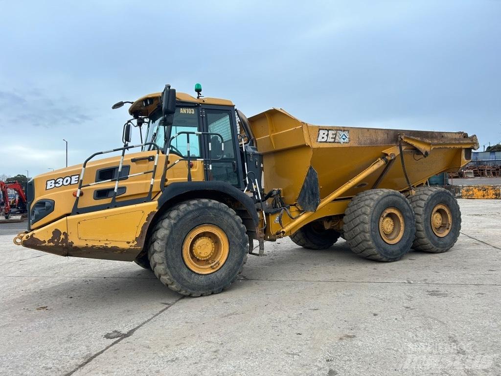 Bell B30E ( Tail Door ) Kĺbové nákladné autá