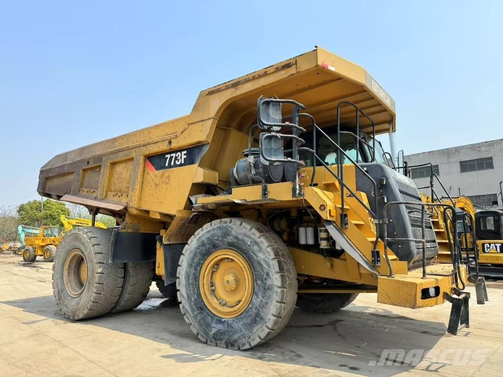 CAT 773 F Kĺbové nákladné autá