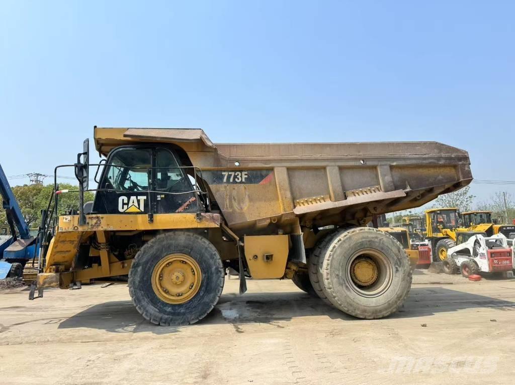 CAT 773 F Kĺbové nákladné autá