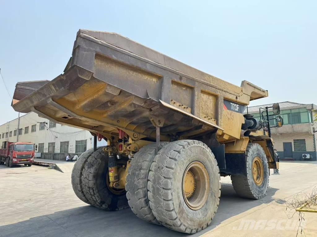 CAT 773 F Kĺbové nákladné autá