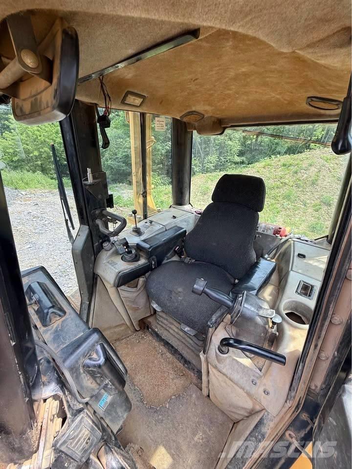 CAT D 6 N XL Pásové dozéry
