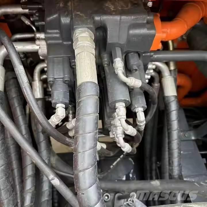 Doosan DX 300 LC Pásové rýpadlá