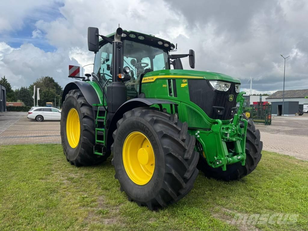 John Deere 6R 250 Traktory
