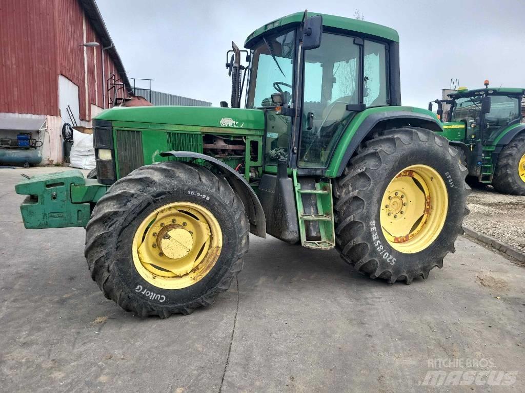 John Deere 6910 Traktory