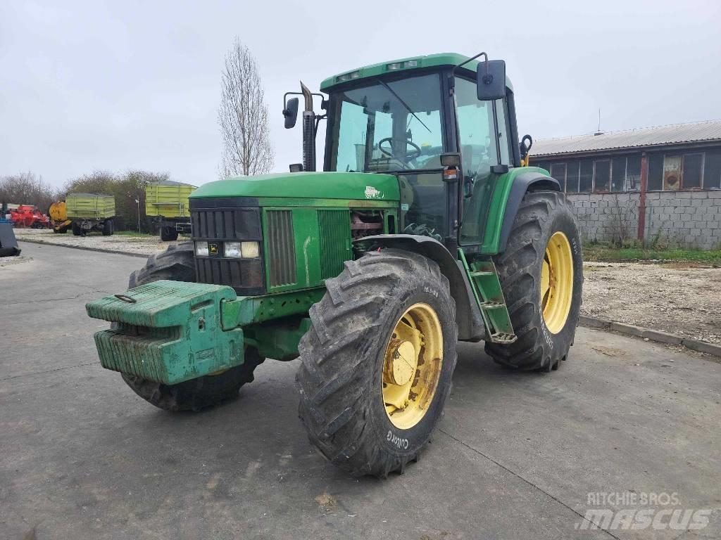 John Deere 6910 Traktory
