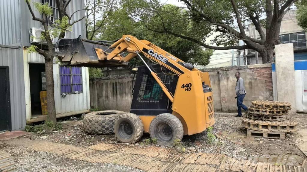 CASE 440 Šmykom riadené nakladače