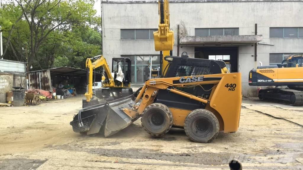 CASE 440 Šmykom riadené nakladače