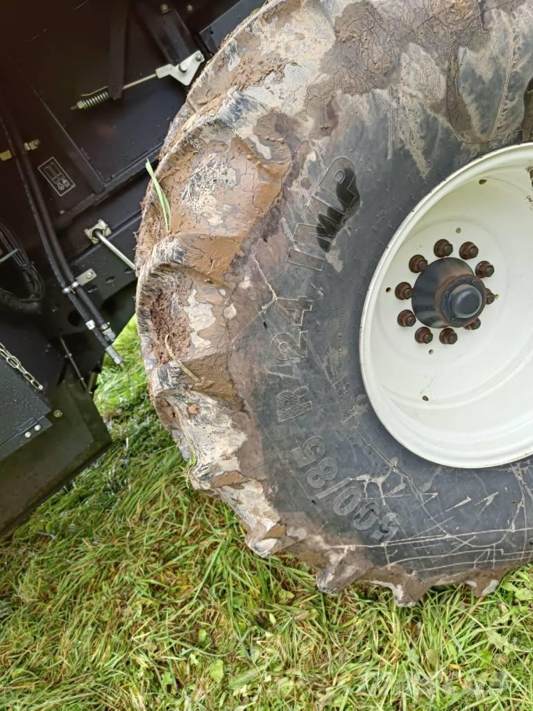 New Holland CX6.80 Kombinované zberacie stroje