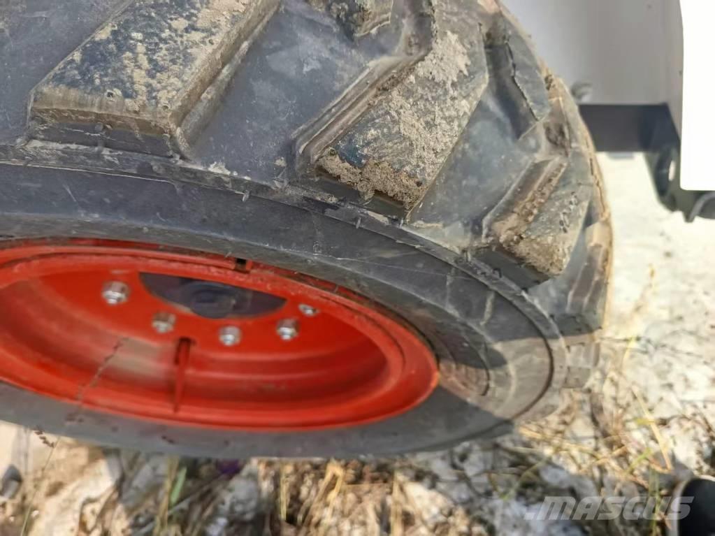 Bobcat S 18 Šmykom riadené nakladače