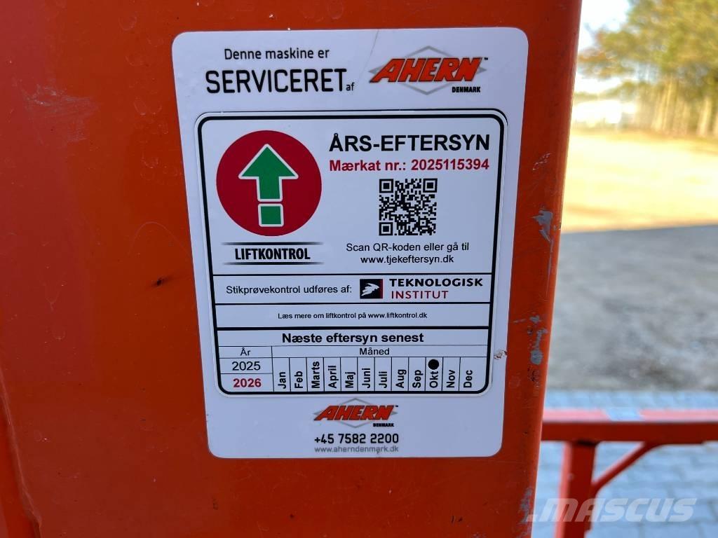 JLG 1230 ES Vertikálne stĺpové výťahy