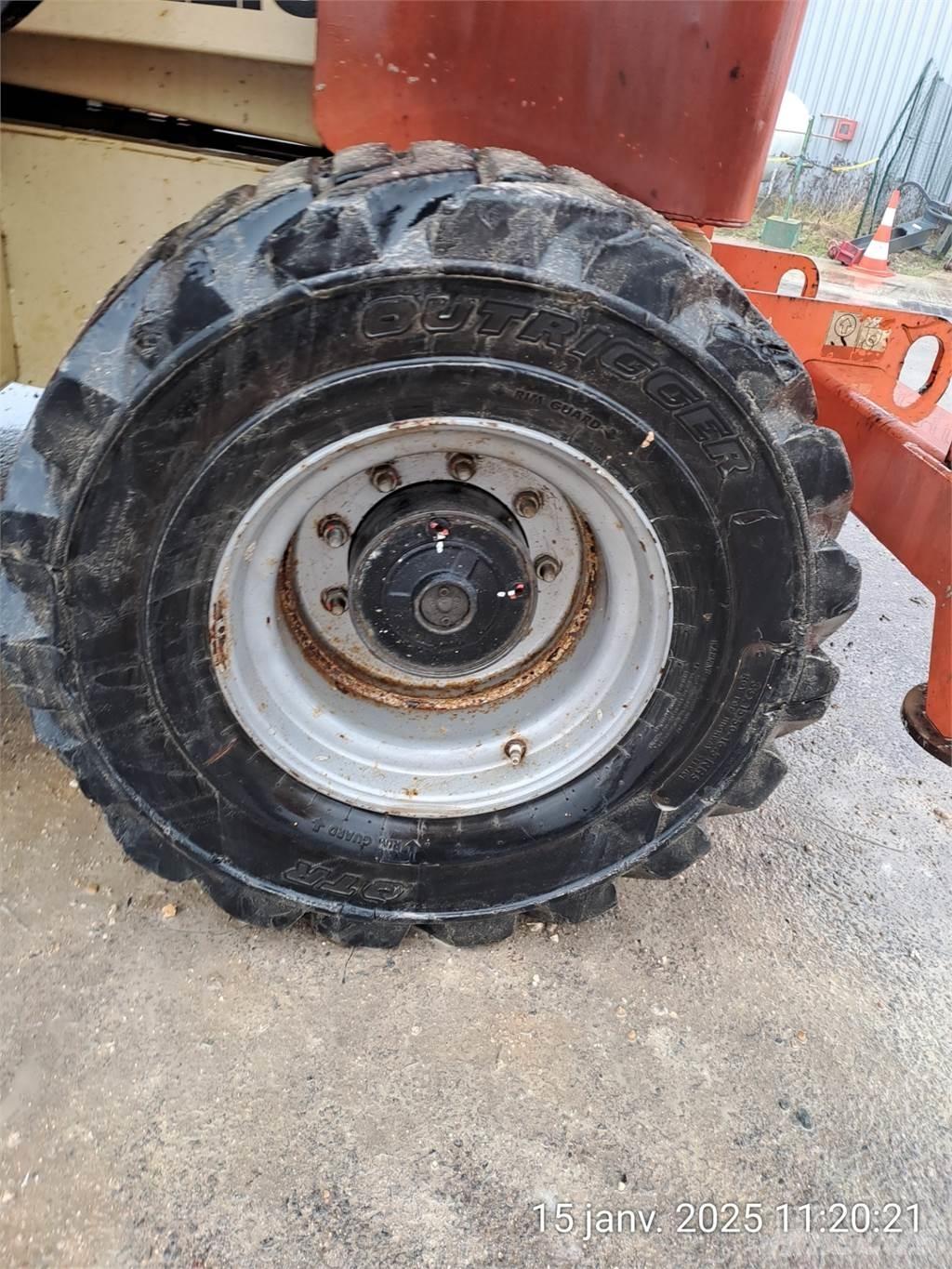 JLG 3394RT Nožnicové zdvíhacie plošiny