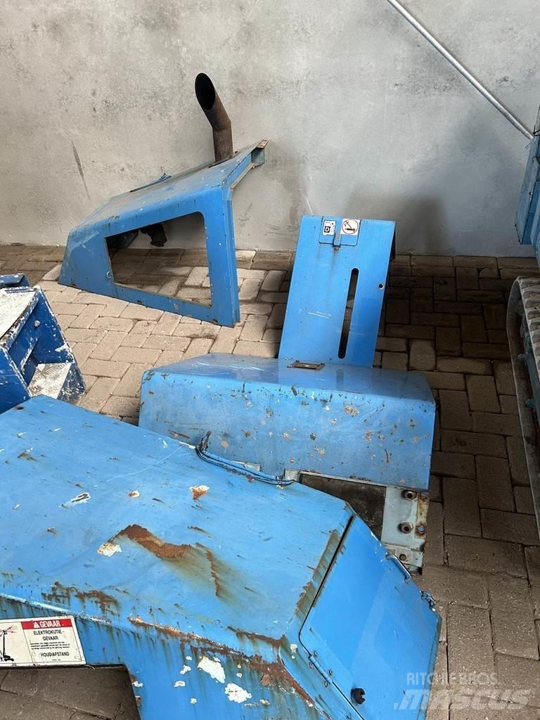 Aichi St12b Ďalšie zdvíhacie zariadenia a plošiny