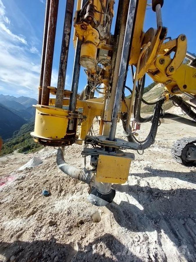 Atlas Copco Roc F6 Povrchové vrtné súpravy