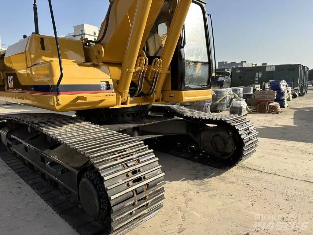 CAT 325 B L Pásové rýpadlá