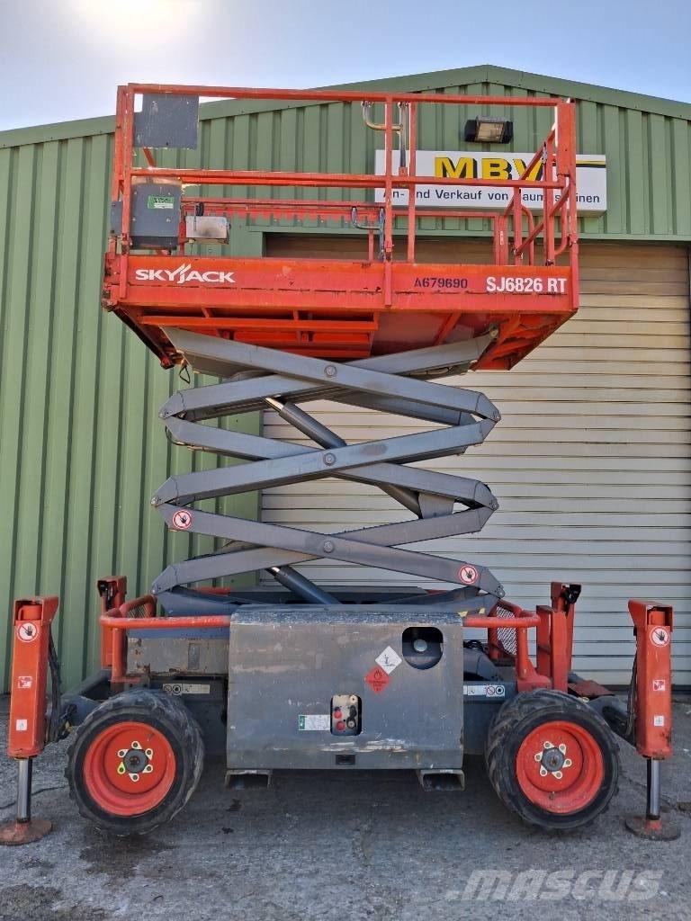 SkyJack SJ 6826 RT Nožnicové zdvíhacie plošiny