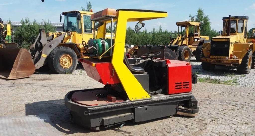 Tennant 528 Zametacie stroje