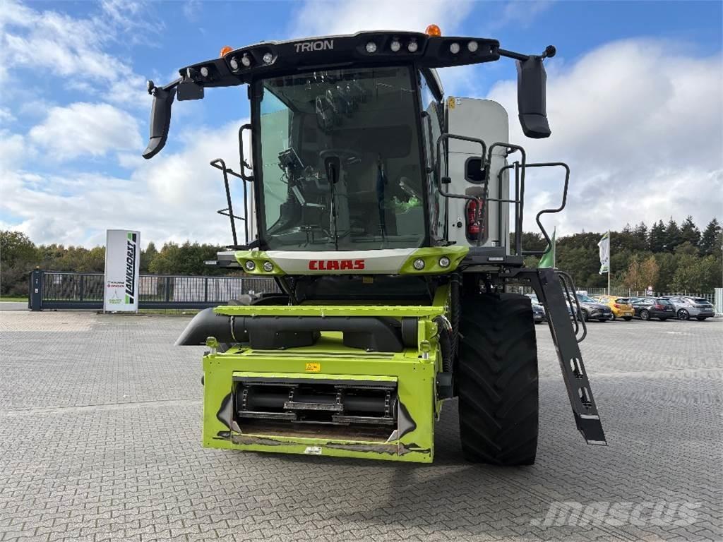 CLAAS TRION 520 Kombinované zberacie stroje