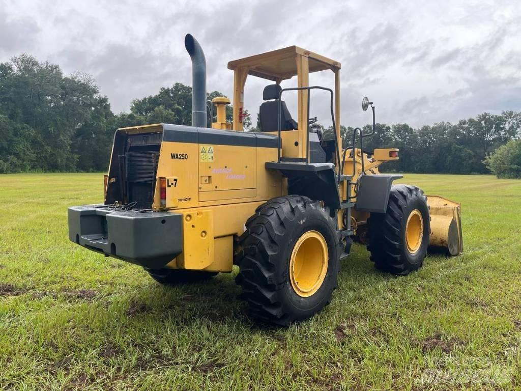 Komatsu WA 250-3L Kolesové nakladače