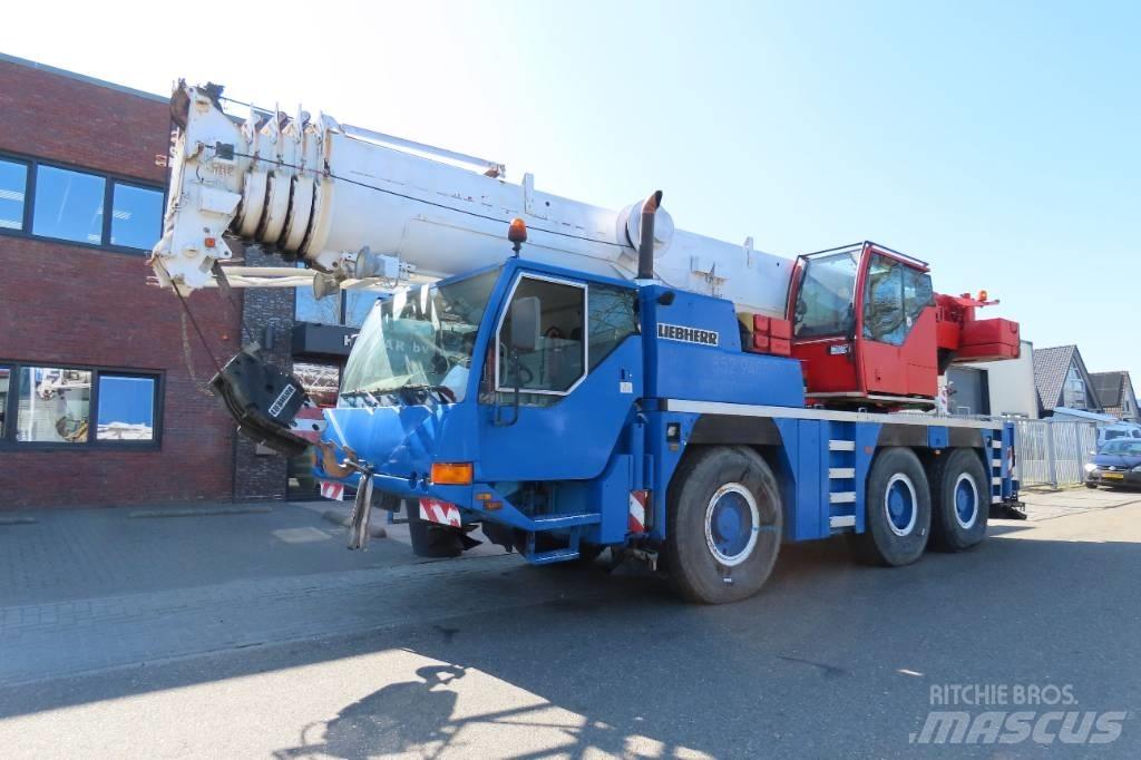 Liebherr LTM 1055-1 Univerzálne terénne žeriavy