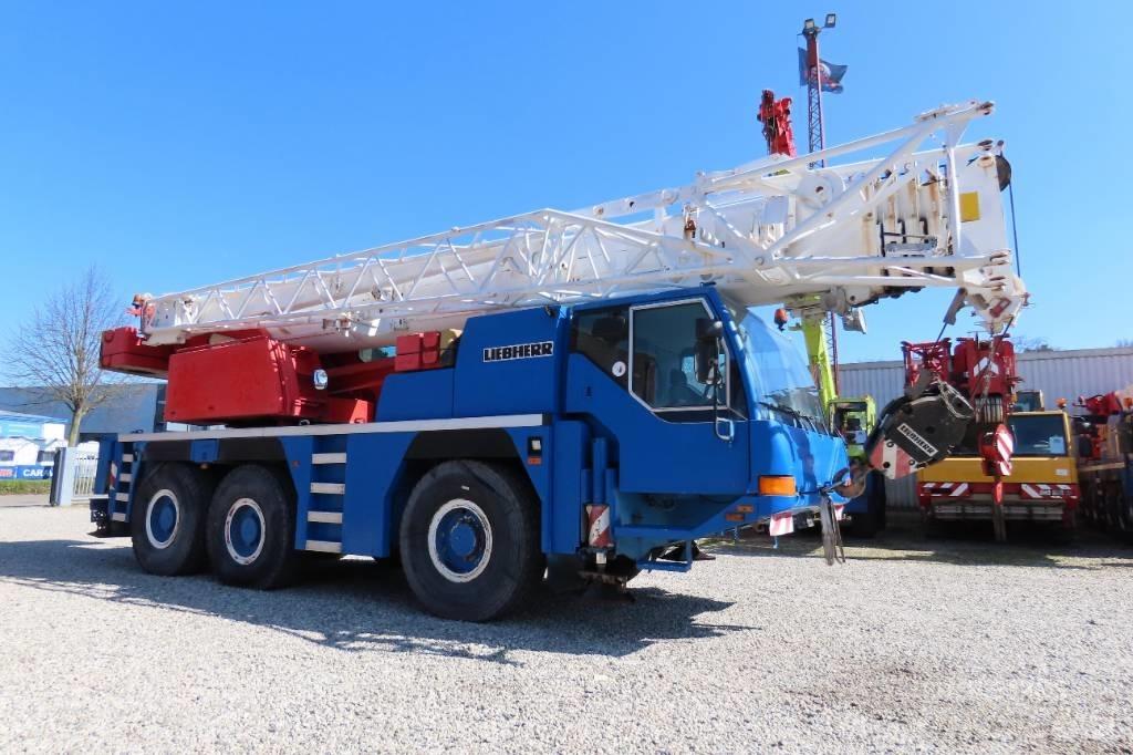 Liebherr LTM 1055-1 Univerzálne terénne žeriavy