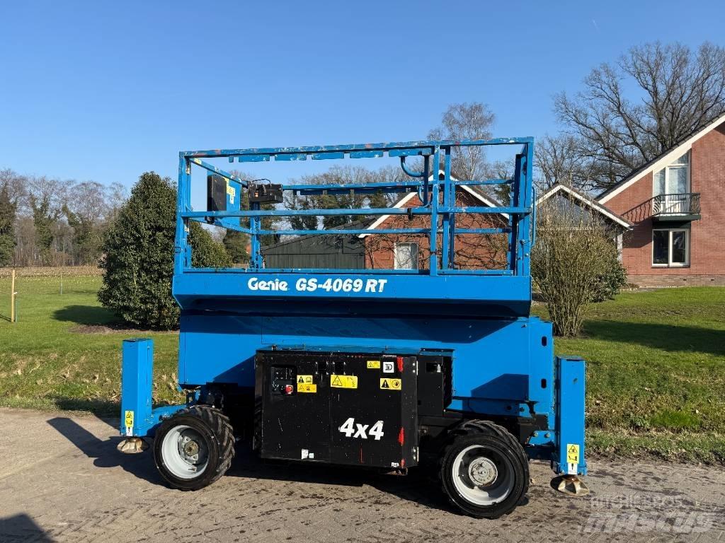 Genie GS 4069 RT Nožnicové zdvíhacie plošiny