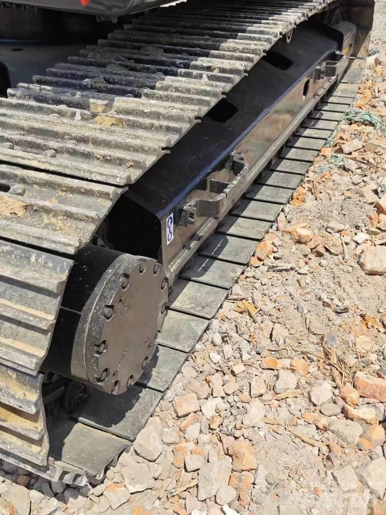 Hitachi ZX200 Pásové rýpadlá