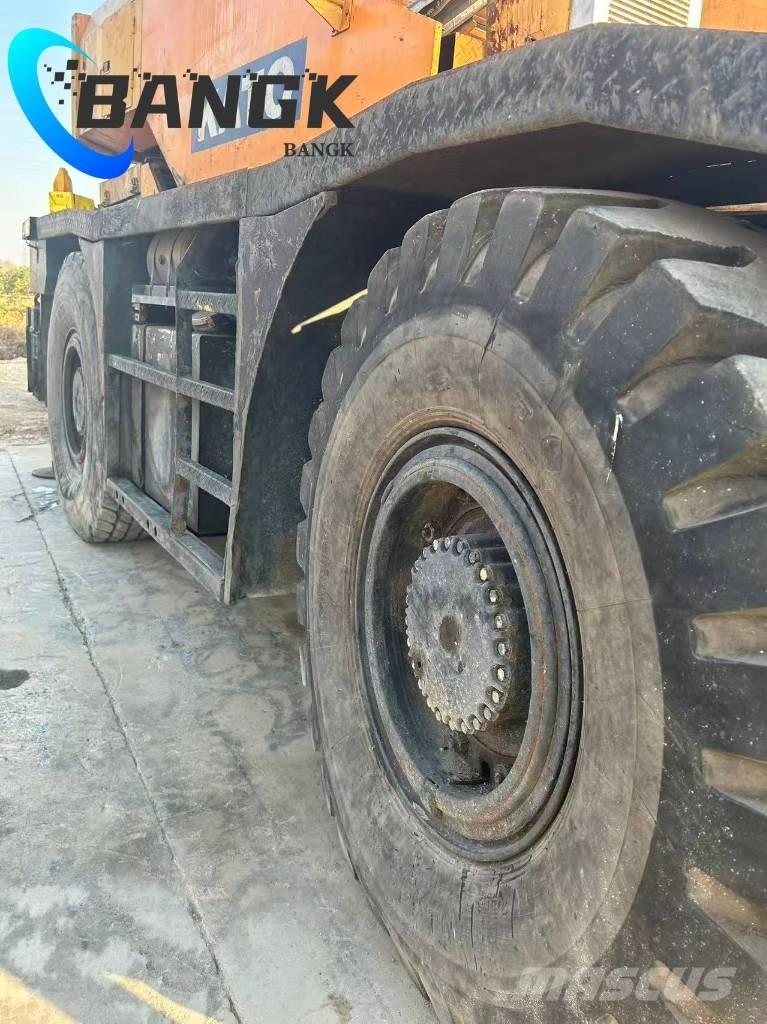 Kato KR 25 H Žeriavy pre ťažký terén