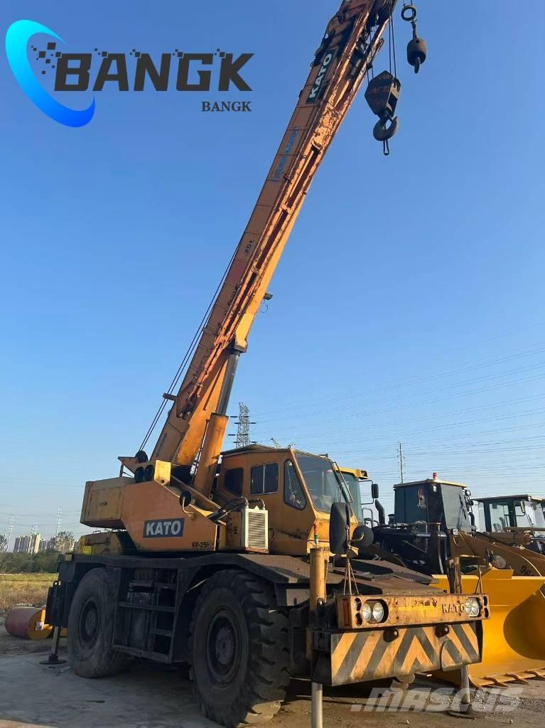 Kato KR 25 H Žeriavy pre ťažký terén