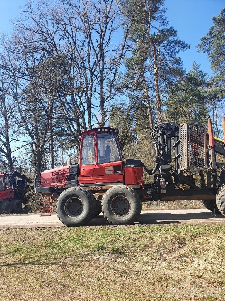 Komatsu 895 Lesné traktory