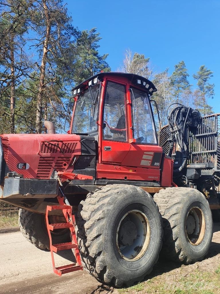 Komatsu 895 Lesné traktory
