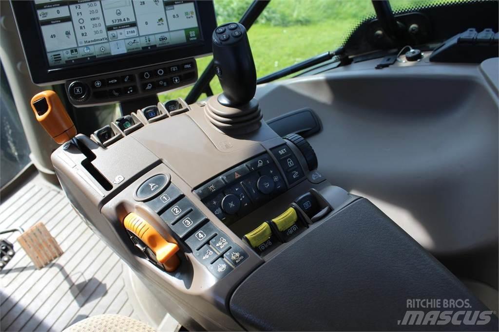 John Deere 6215R Traktory