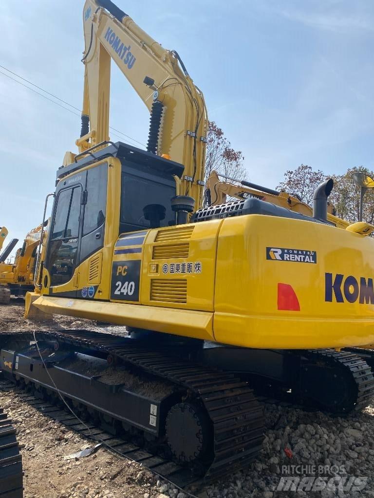 Komatsu 240LC-8 Pásové rýpadlá