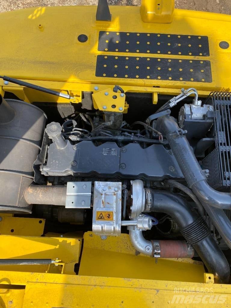 Komatsu 240LC-8 Pásové rýpadlá