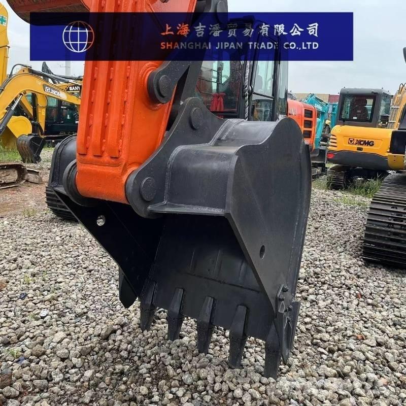 Doosan DX 225 Pásové rýpadlá