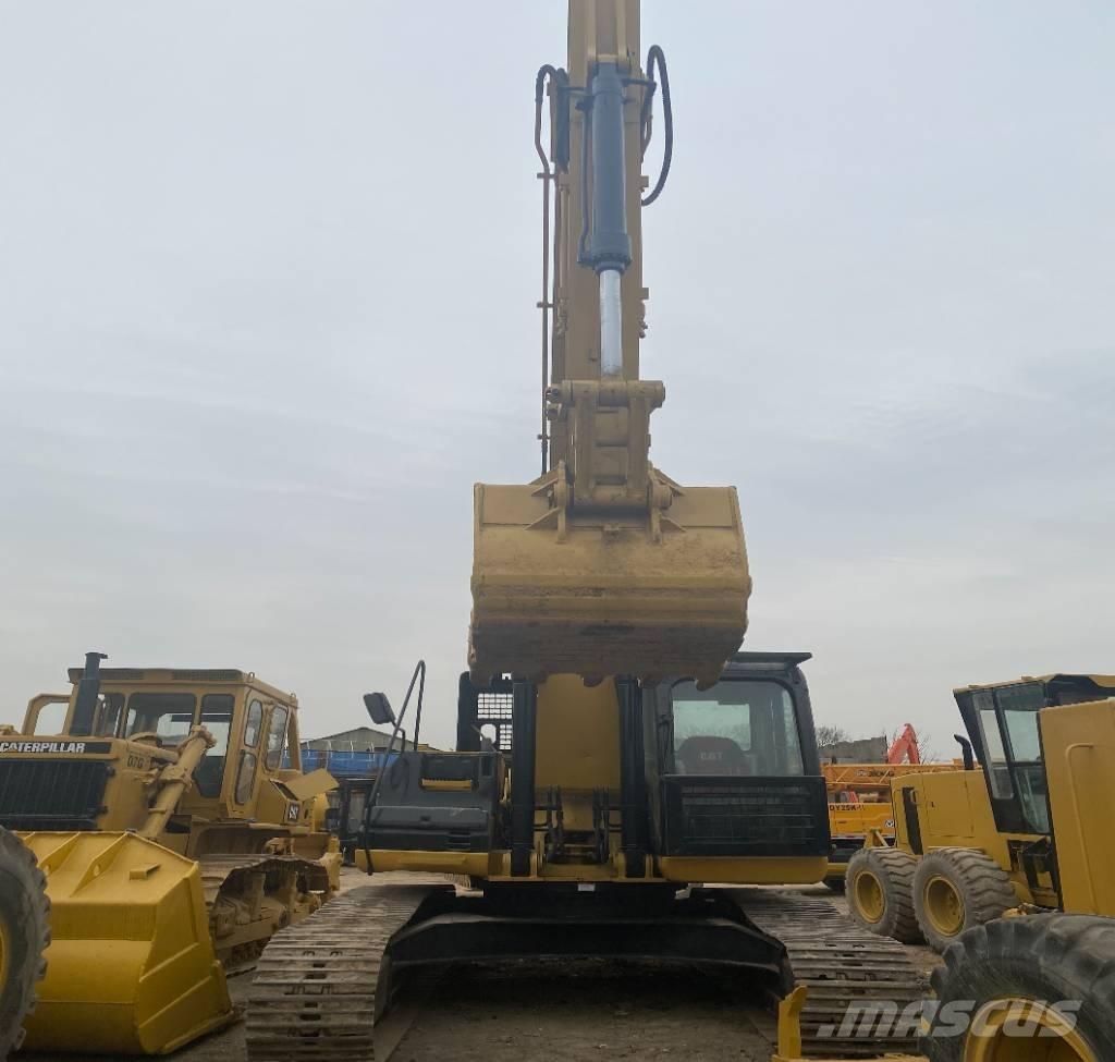 CAT 330 D L Pásové rýpadlá