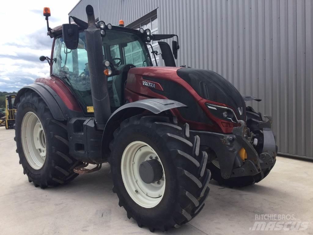 Valtra T194 Traktory