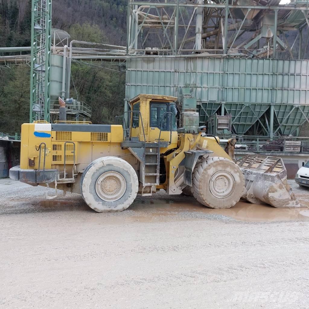 Komatsu WA 600-3 Kolesové nakladače