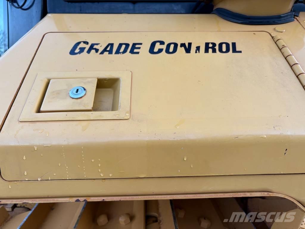 CAT D 6 N XL Pásové dozéry