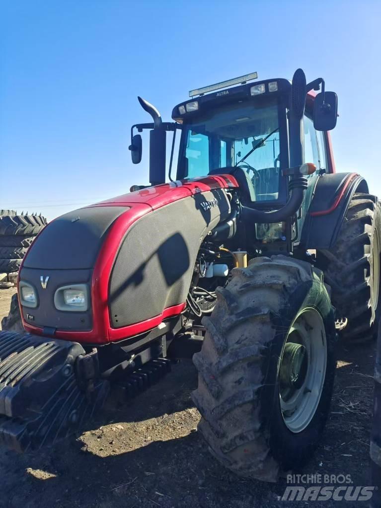 Case IH FARMALL 1404 Traktory