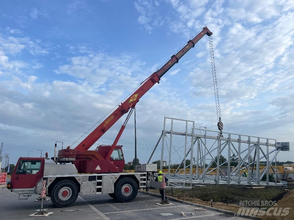 Liebherr LTM 1030 Univerzálne terénne žeriavy